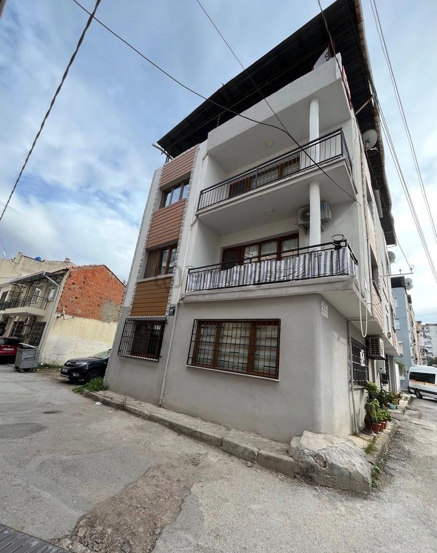 Bahçelievler’de 3 Katlı Komple Satılık Bina