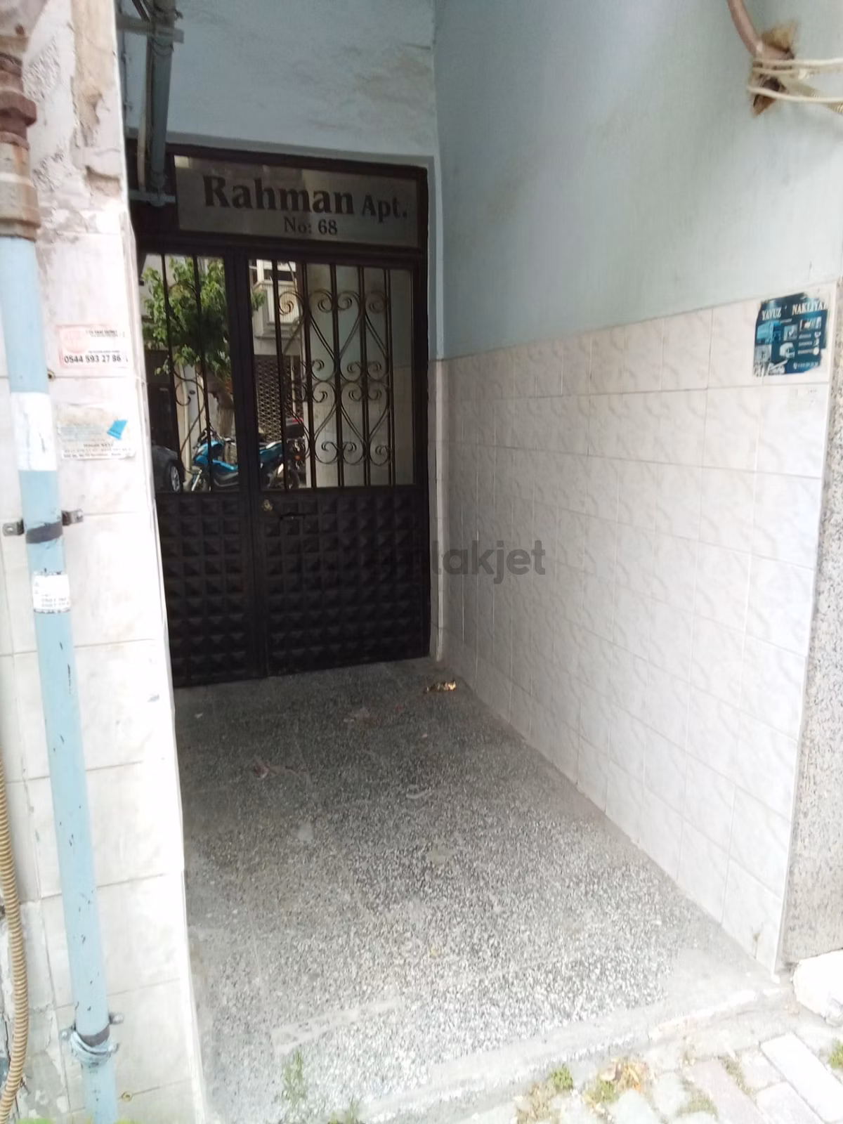 Konak Atilla Mahallesi'nde Yenilenmiş 3+1 Kiralık Daire